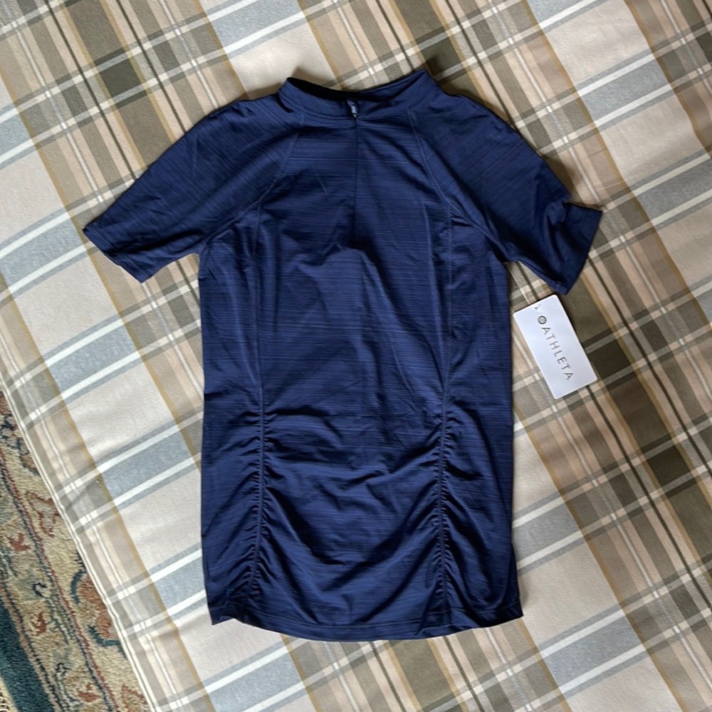 NWT - Athleta - Pacifica Contoured Tee - best for paddle boarding or surfing.